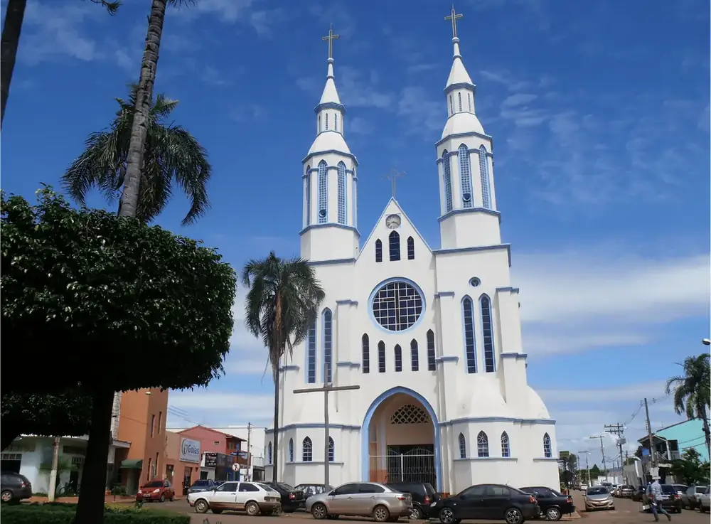 Igreja matriz de Silvânia, no centro da cidade